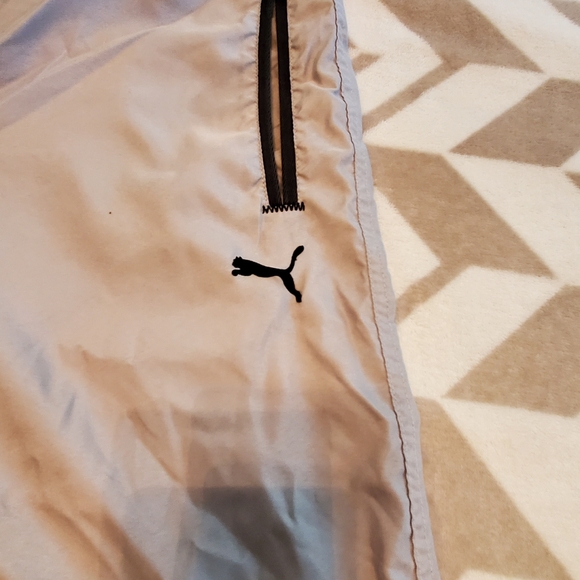 Puma athletic shorts Large - Picture 5 of 6